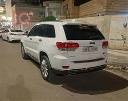 جیپ گراند شیرۆکی